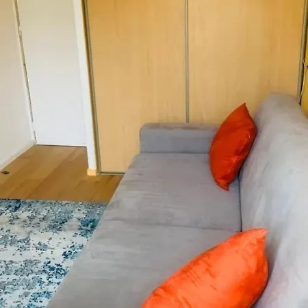 Sweet Home, Aircon & Parking Apartment